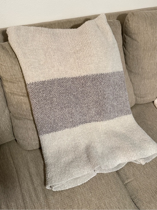 Barefoot Dreams Other - Barefoot Dreams CozyChic Striped Throw Cream - 45x60